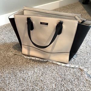 ON SALE!! Like new Kate Spade handbag!